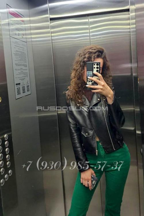Проститутка Дарья, Питера у метро Петроградская